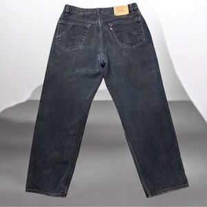Vintage Levi’s 550 black denim jeans 2001